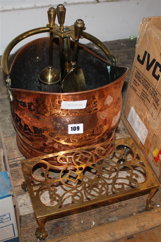 Copper coal scuttle & 4 other pieces